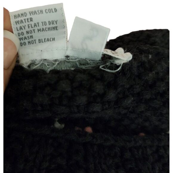 Vintage 80s Hand Knit Crew Neck Sweater Womens  L Black Floral Cottage - Picture 5 of 5